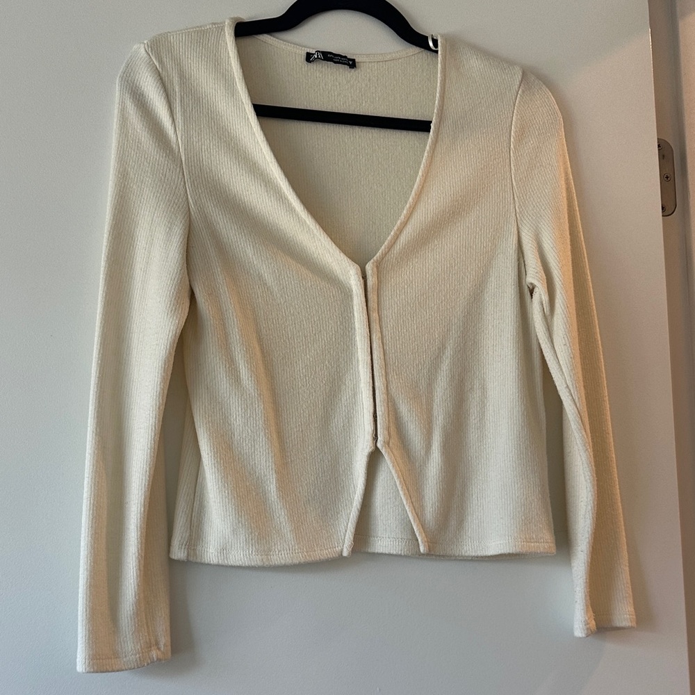 Zara Off-White V-Neck Cardigan